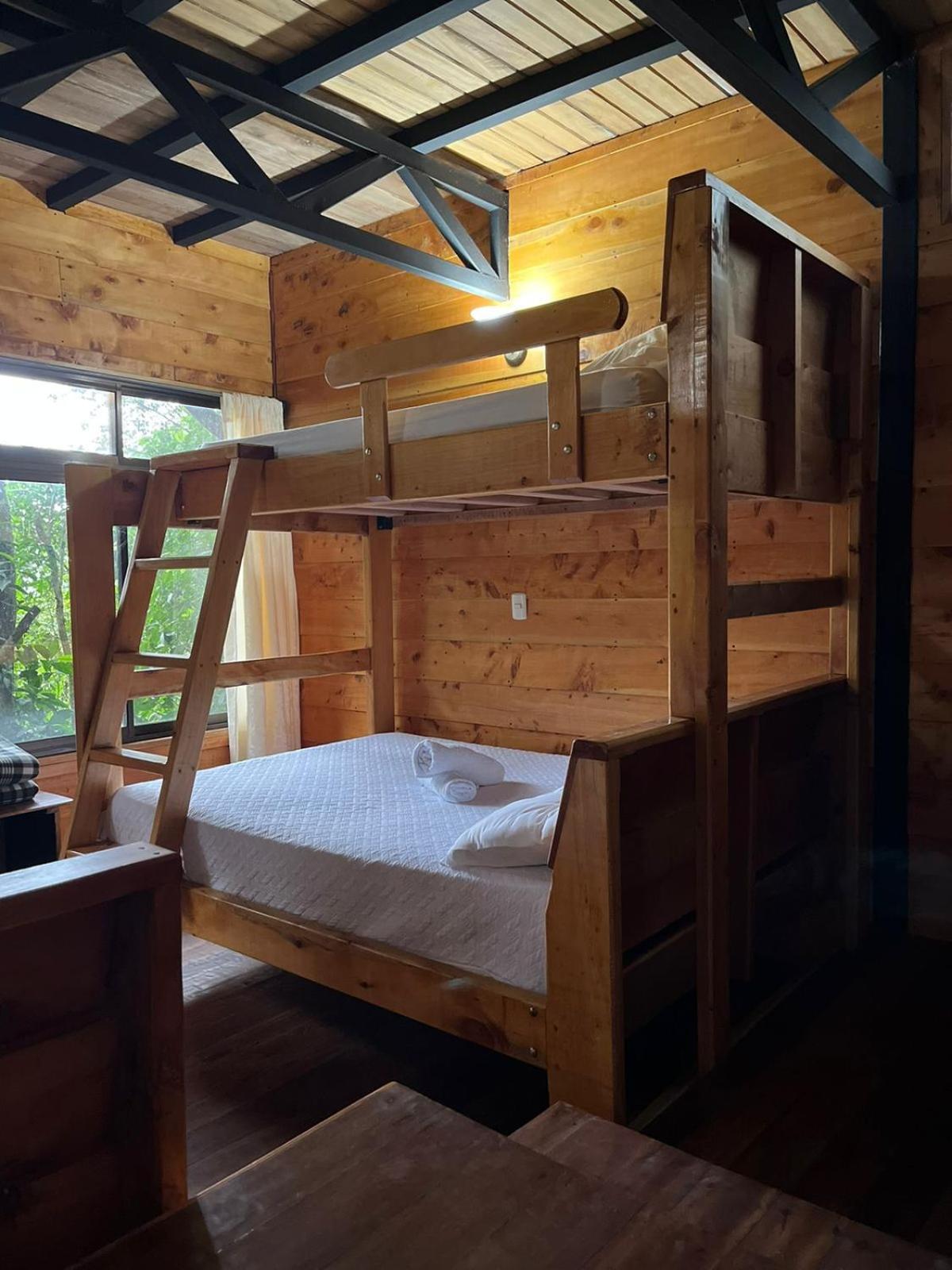 Cabanas El Bosque Turrialba Exterior photo